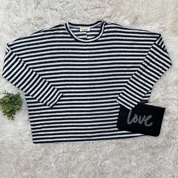 Spring Haze Hacci Dolman Striped Top 💗 White & Black - Picture 2 of 12